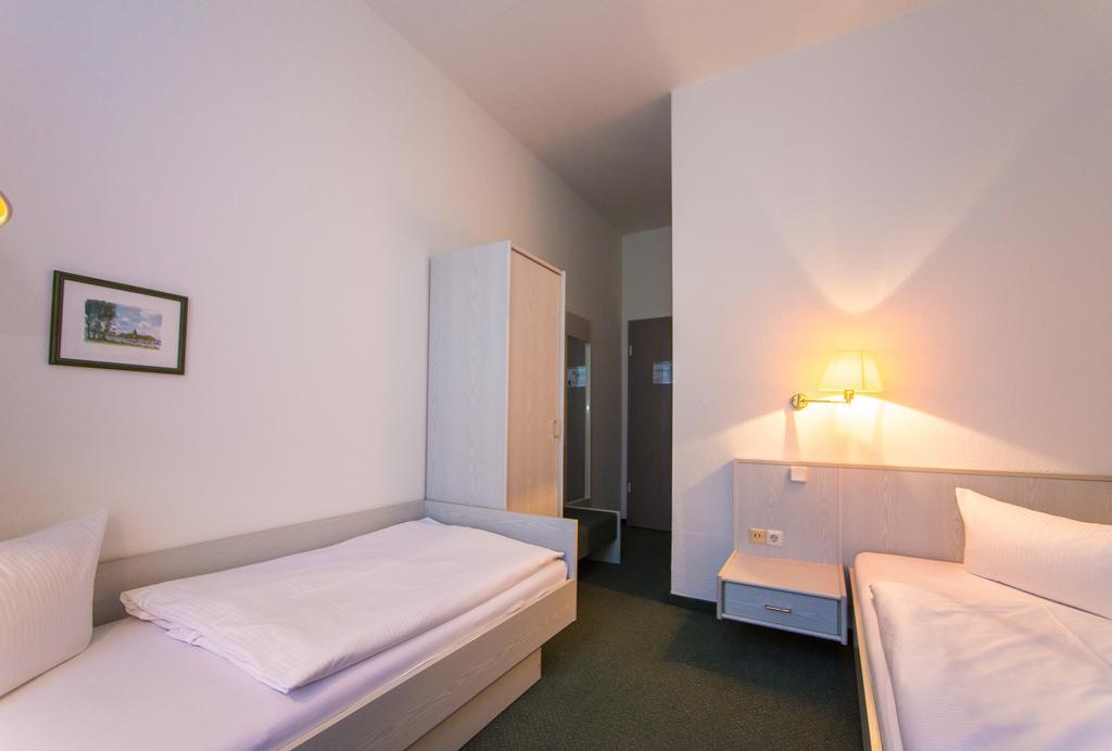 Hotel Weide Satow Habitación foto