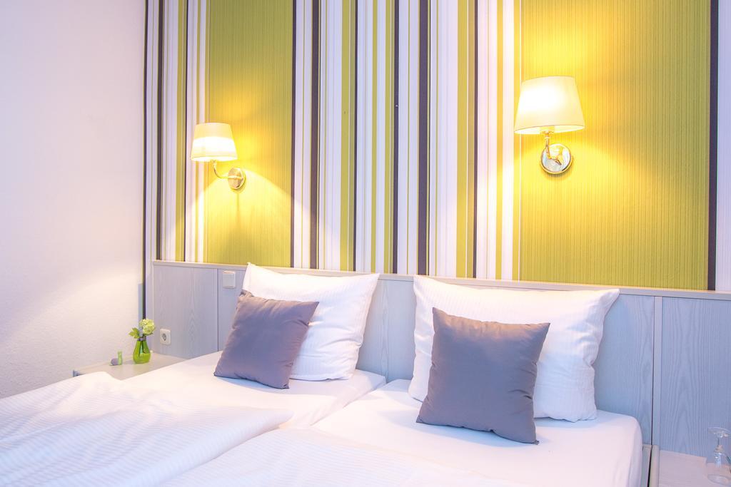 Hotel Weide Satow Habitación foto